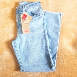 BNWT Light Wash Levi's jeans.